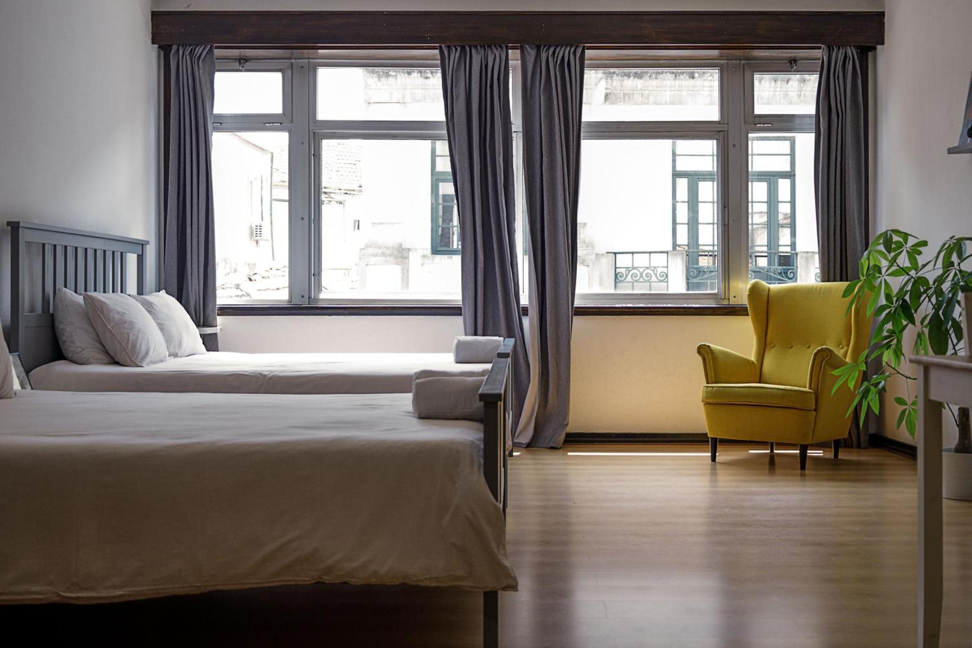 Travel & Live Aliados Apartment بورتو الغرفة الصورة