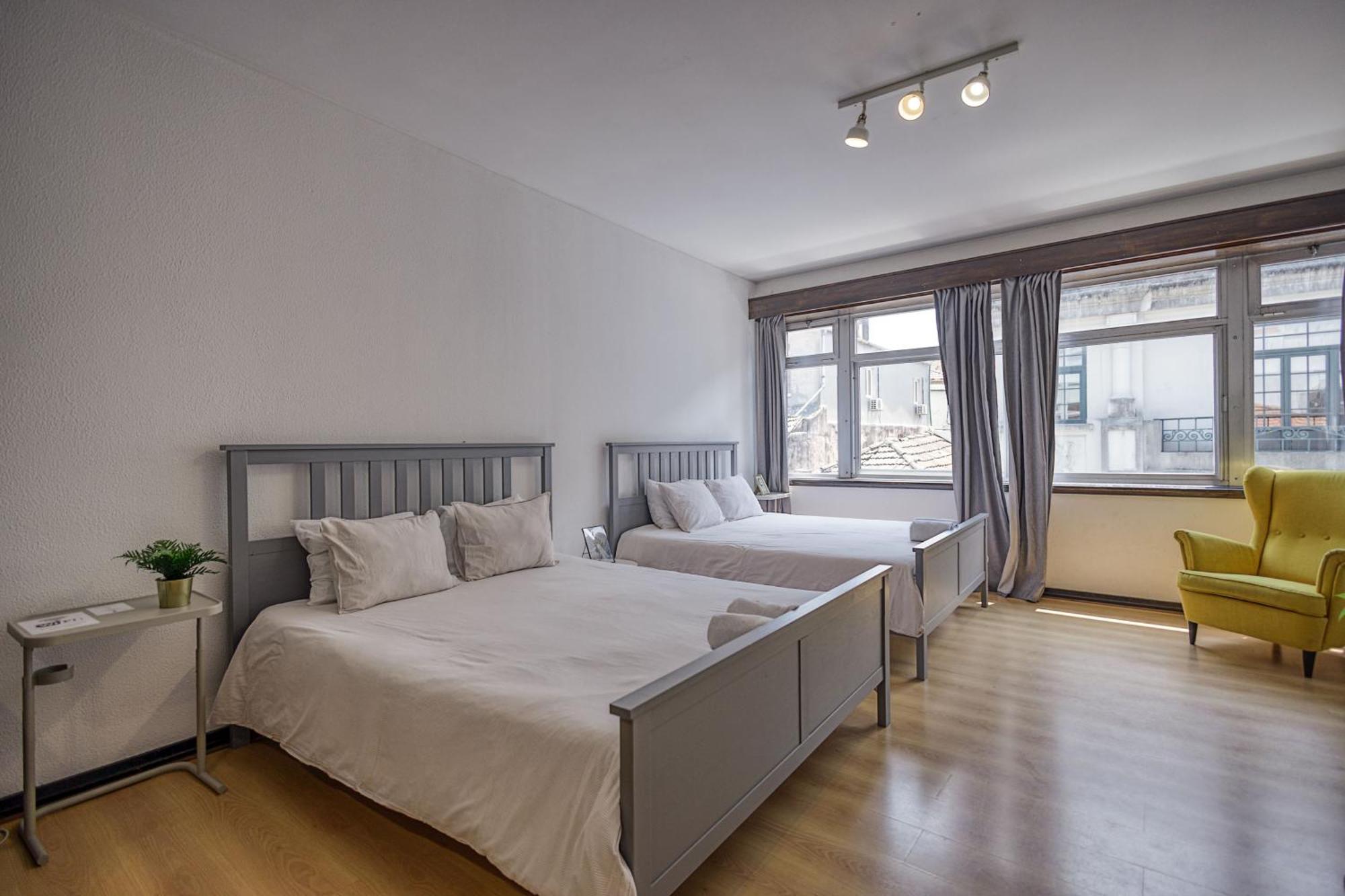 Travel & Live Aliados Apartment بورتو الغرفة الصورة