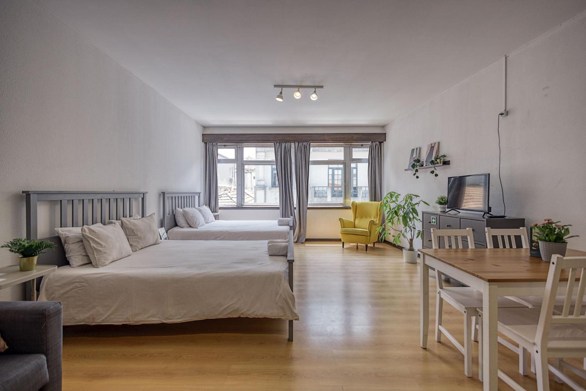 Travel & Live Aliados Apartment بورتو الغرفة الصورة